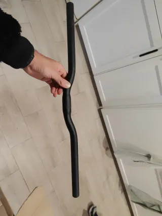 Manillar de bicicleta negro