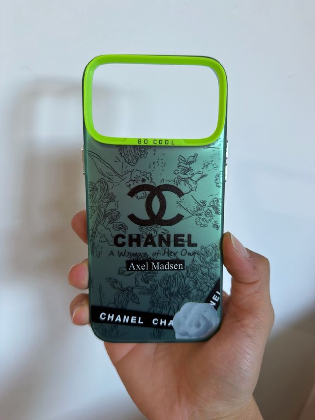 Funda Iphone 17 Pro Max Chanel