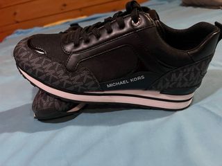 Zapatillas Michael Kors negras y grises