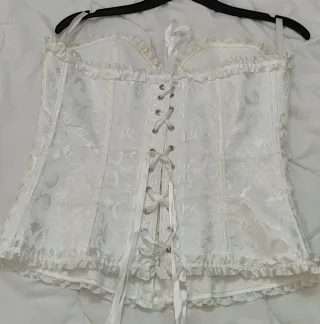 Corset blanco con encaje y lazo