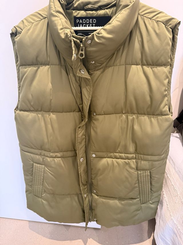 Chaleco acolchado verde Stradivarius