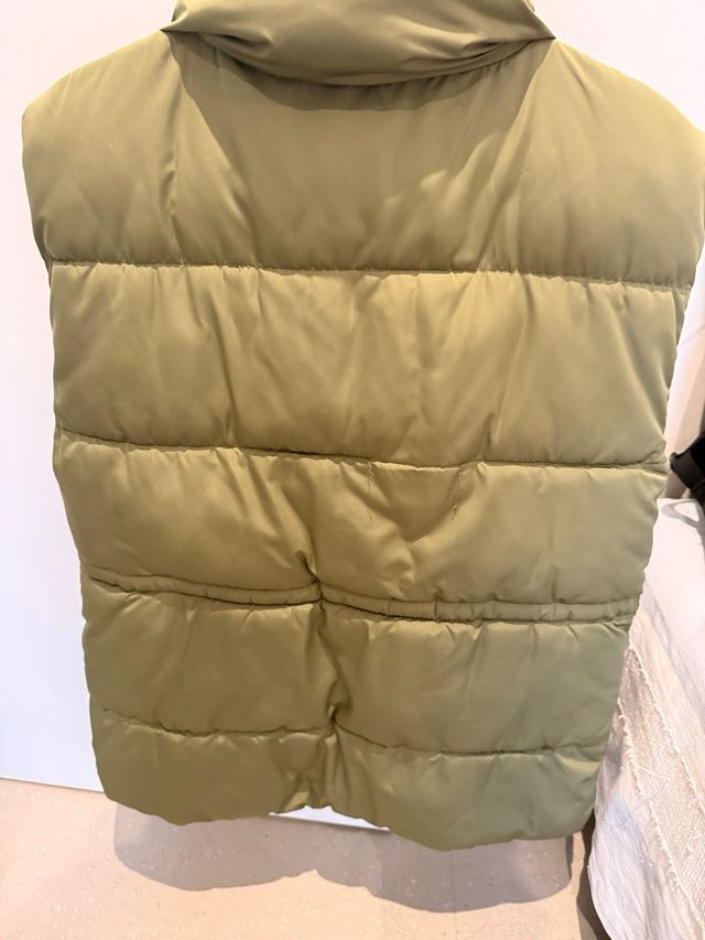 Chaleco acolchado verde Stradivarius