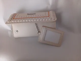 Monedero Desigual efecto piel blanco