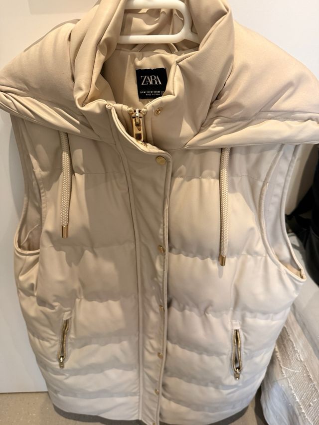 Chaleco Zara Beige Capucha Cremallera