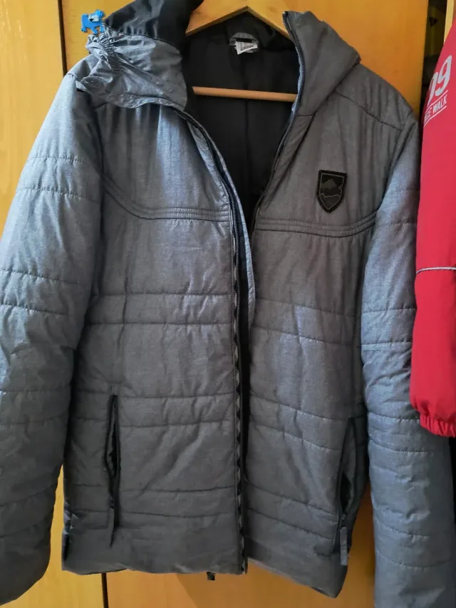 Chaqueta acolchada gris hombre