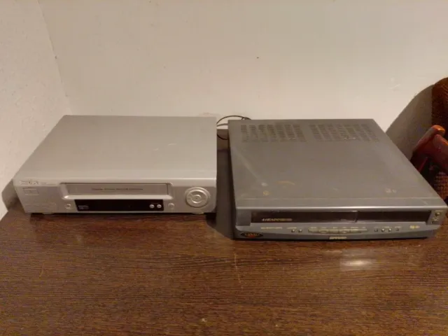 Reproductores VHS Sharp y Philips