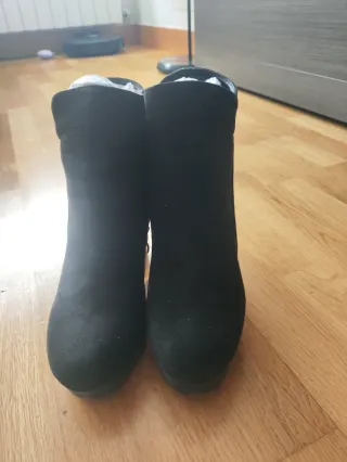 Botines de tacón negros talla 39 con etiqueta