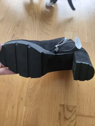 Botines de tacón negros talla 39 con etiqueta