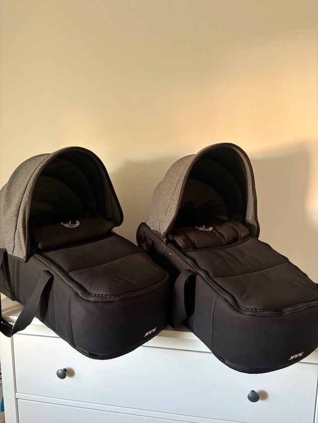 2 Capazos Gemelos Jané