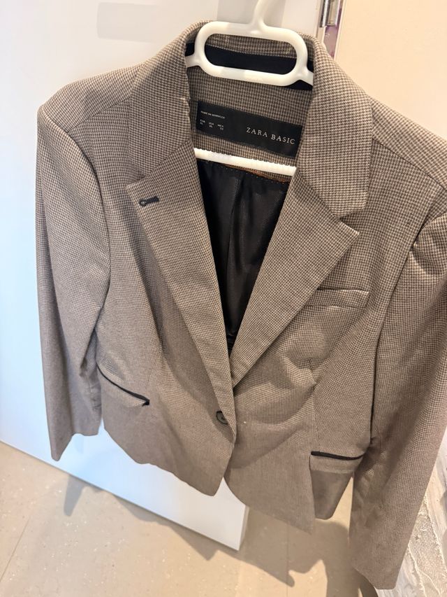 Americana Zara Basic