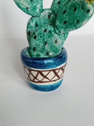 Vasetto con piantina di fico d'india fatto a mano