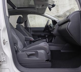 TOURAN SPORT 2.0 TDI CR 140 CV * 1 DUEÑO Y LIBRO *