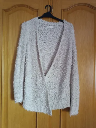Chaqueta de punto beige cálida