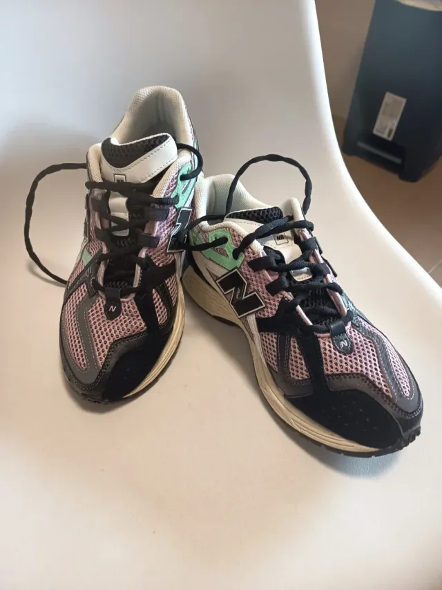 Zapatillas New Balance 1906, originales!!!