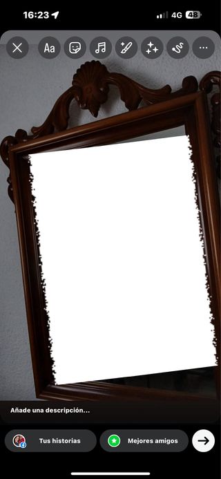 Entradita de madera con espejo.