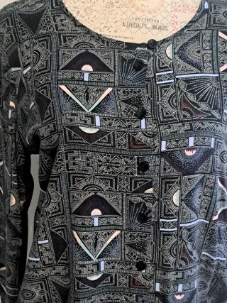 Blusa manga larga estampada