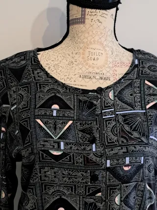 Blusa manga larga estampada