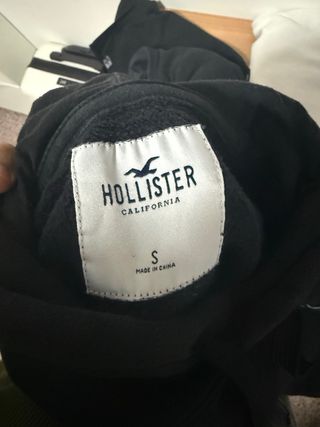 Sudadera Hollister Negra con Rayas