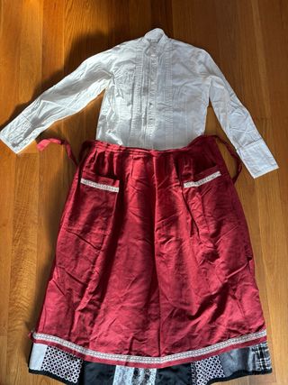 Traje de Baserritarra Rojo y Blanco
