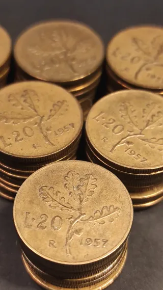 N. 70 Monete da 20 Lire italiane , anno 1957