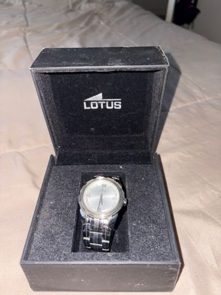 Reloj Lotus Plata y Negro