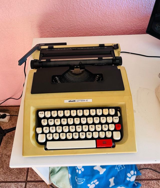 Máquina de escribir Olivetti Lettera 42