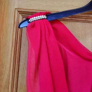 Vestido de invitada rojo