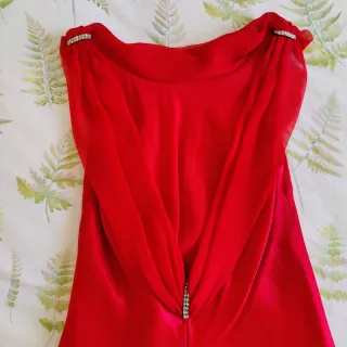 Vestido de invitada rojo