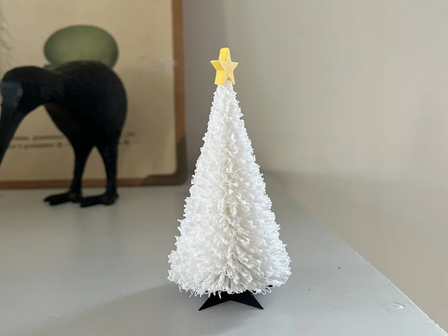 Árboles de Navidad Blancos con Estrella Amarilla