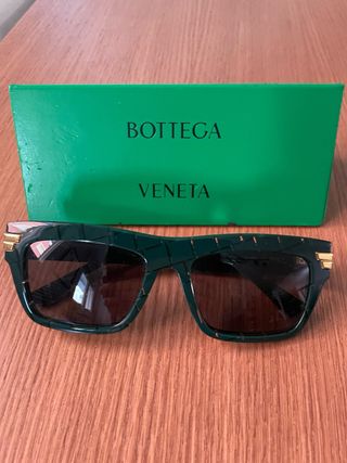 Gafas de sol Bottega Veneta verdes y doradas