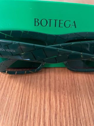 Gafas de sol Bottega Veneta verdes y doradas