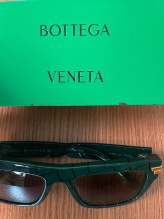 Gafas de sol Bottega Veneta verdes y doradas