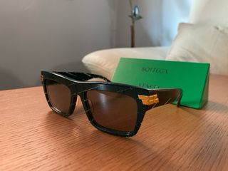Gafas de sol Bottega Veneta verdes y doradas