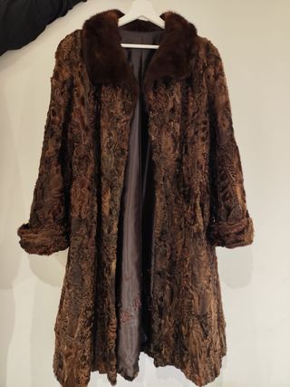 Abrigo de astracán auténtico