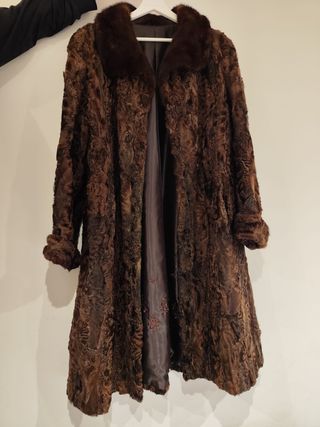 Abrigo de astracán auténtico