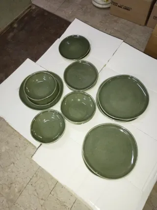 18 piatti rustici in porcellana verde