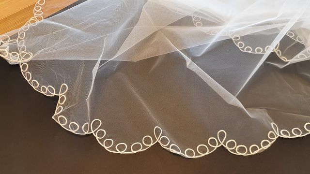 Velo de novia nuevo con orilla de ondas