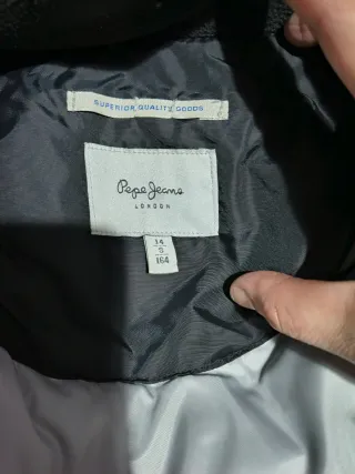 Abrigo de plumas negro