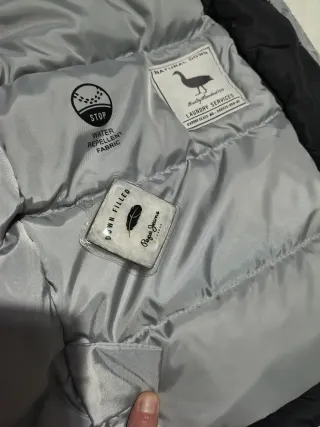 Abrigo de plumas negro