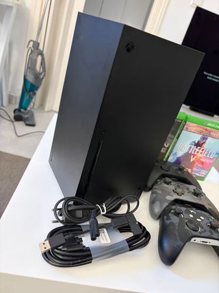 Xbox Series X 1TB + cascos nacon RIG600proHX