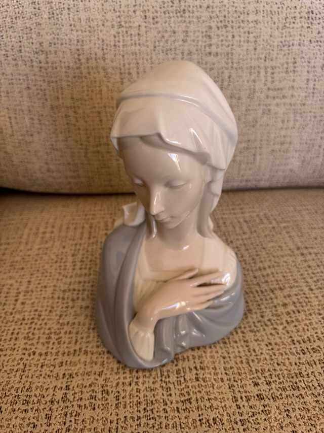 Figura de Porcelana Virgen María de Lladró