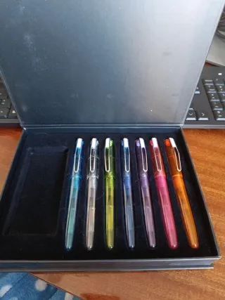 Set di 7 penne stilografiche colorate