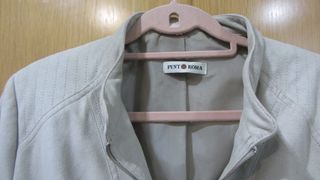 Chaquetón verde, Chaqueta beige, jersey, vestido