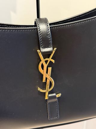 Bolso Yves Saint Laurent LE 5 À 7 Piel Negra
