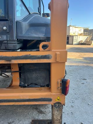 Retroexcavadora CASE 580 ST