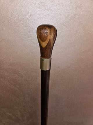 Bastone antico con pomolo in legno