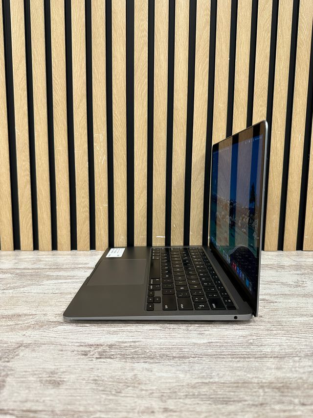 MacBook Air 13" 2020 M1 8gb 256gb SSD