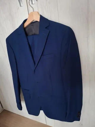 Traje azul elegante