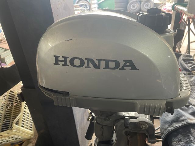 Motor fueraborda Honda 2.3 CV 4 tiempos