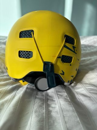 Casco multiusos: Ski, escalada, patinaje.